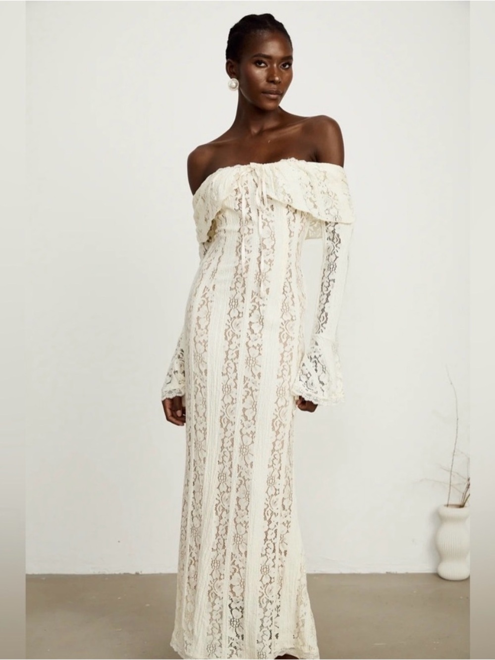 Émeline Off-Shoulder Cream Lace Maxi Dress with Ruffle Trim